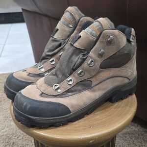 Columbia Men's Tan and Black Outdoor Boots
